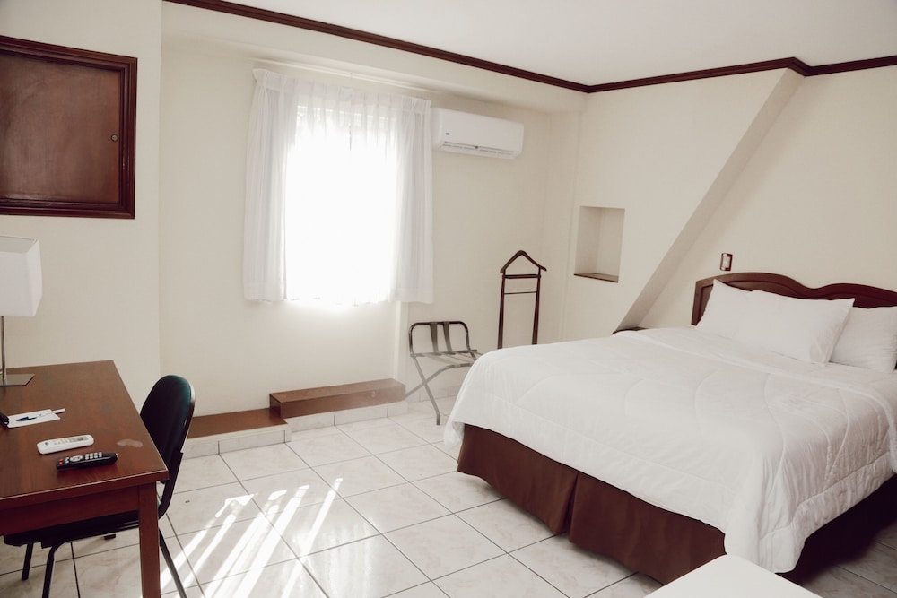 Gardenia Inn Hotel 12/67