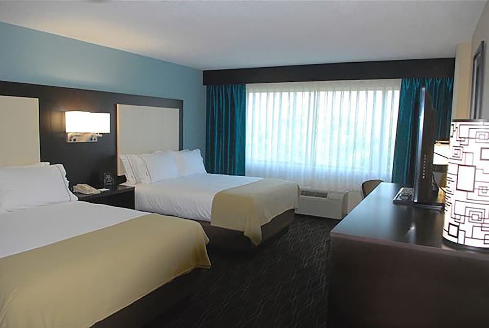 Standard, 2 Queen Beds, Accessible