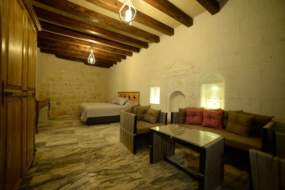 Crassus Cave Hotel 29/50