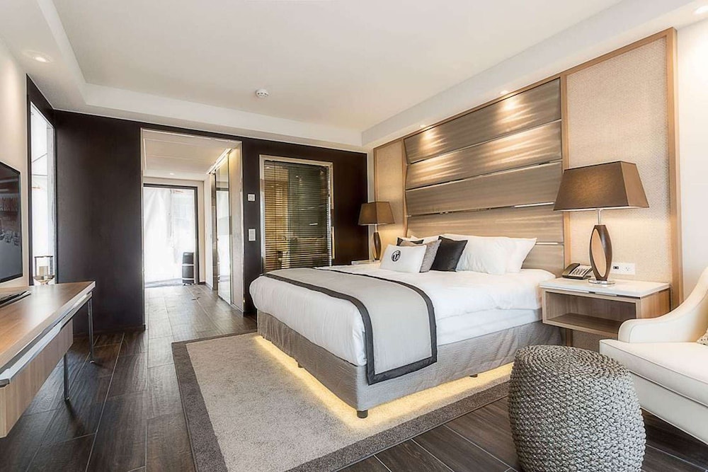 Hilton At Resorts World Bimini 12/49