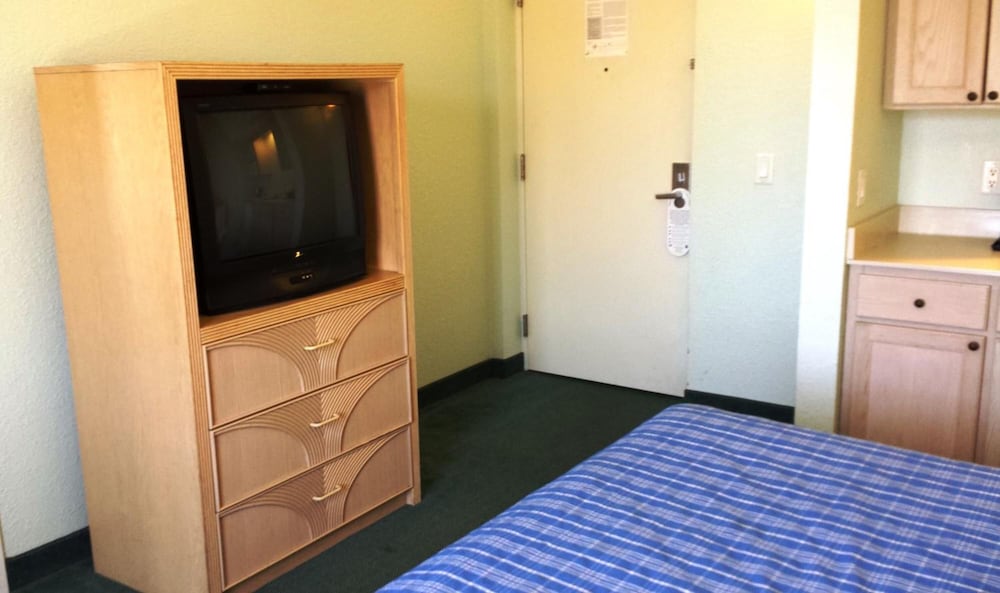 Cocoa Beach Suites 24/33