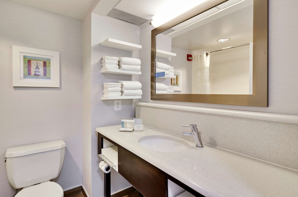 Hampton Inn Alexandria Old Town King St. Metro 27/56