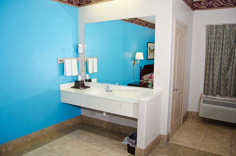 Knights Inn & Suites City Center Edinburg/McAllen 22/22