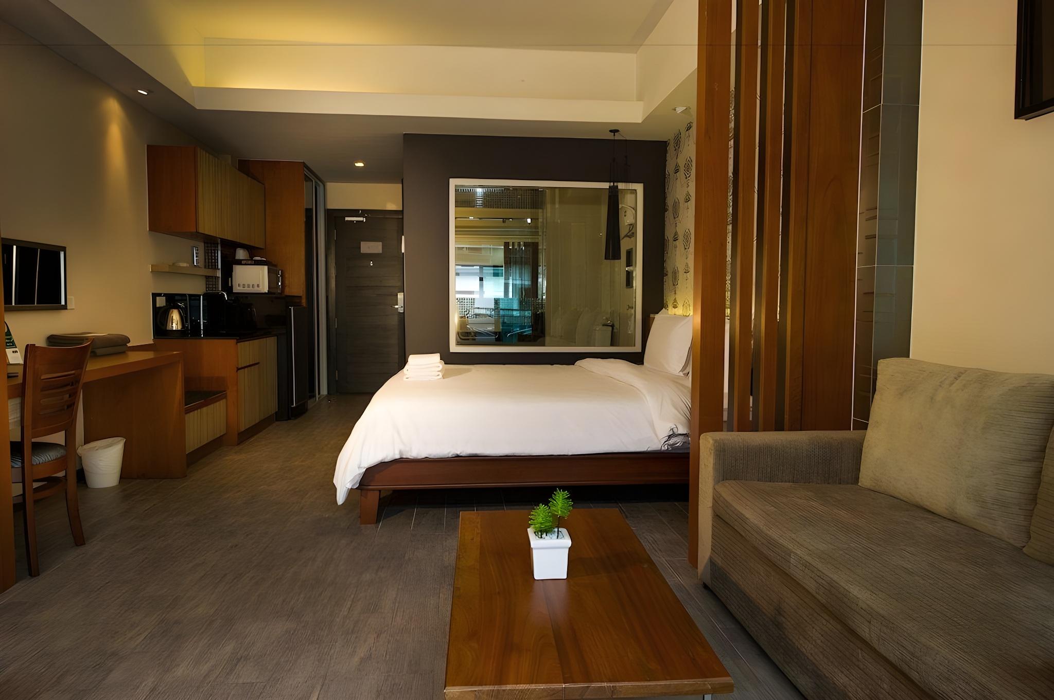 GRAND DELUXE