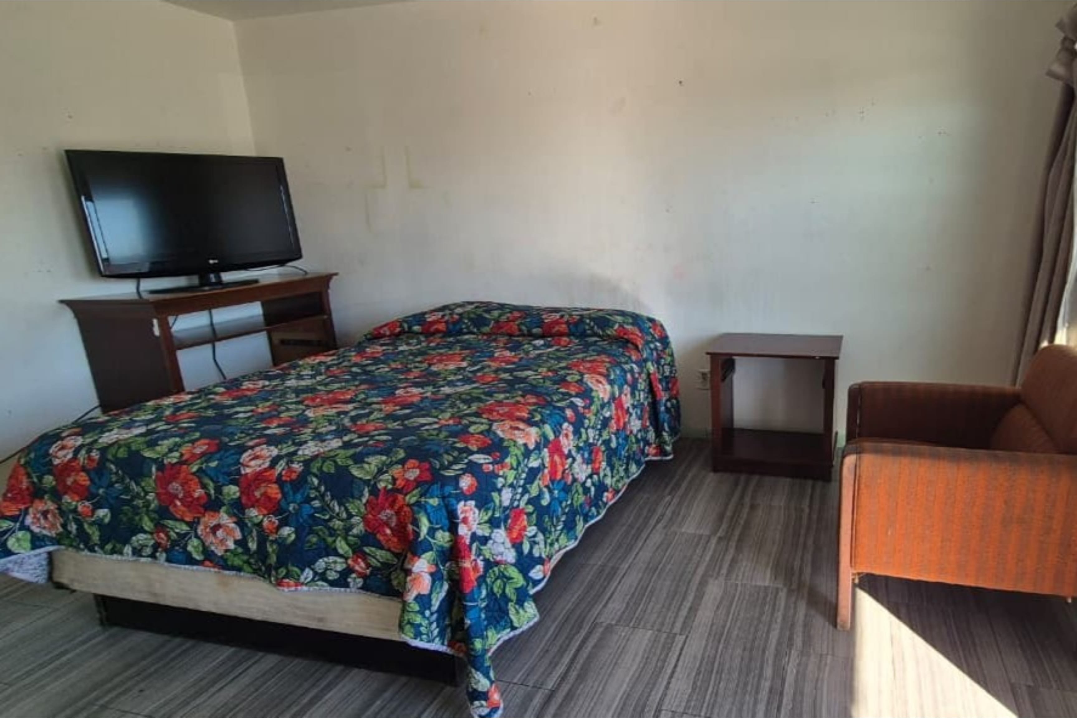 Base Motel By OYO South Tampa 19/32