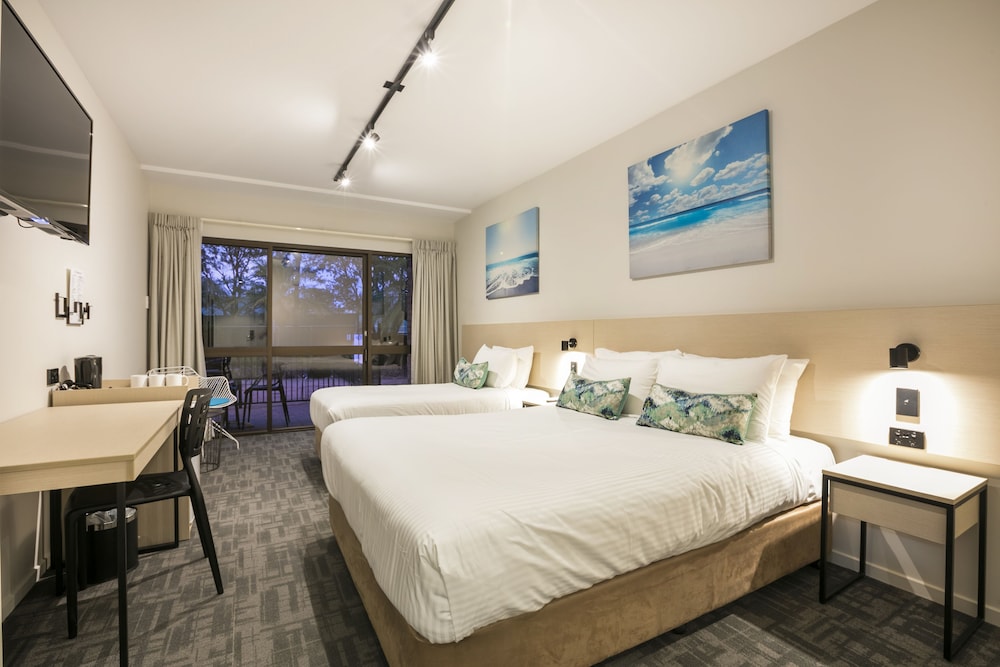 Nightcap At Kawana Waters Hotel 13/65