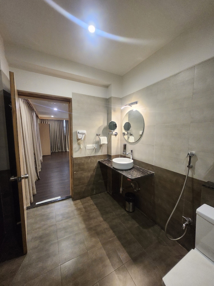 Mastiff Hotel, Ankleshwar 33/60