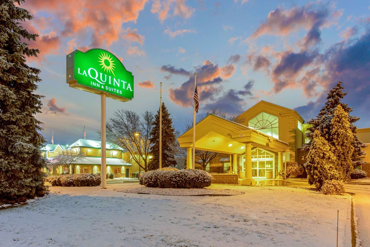 La Quinta Inn & Suites by Wyndham Appleton College Avenue 2/49