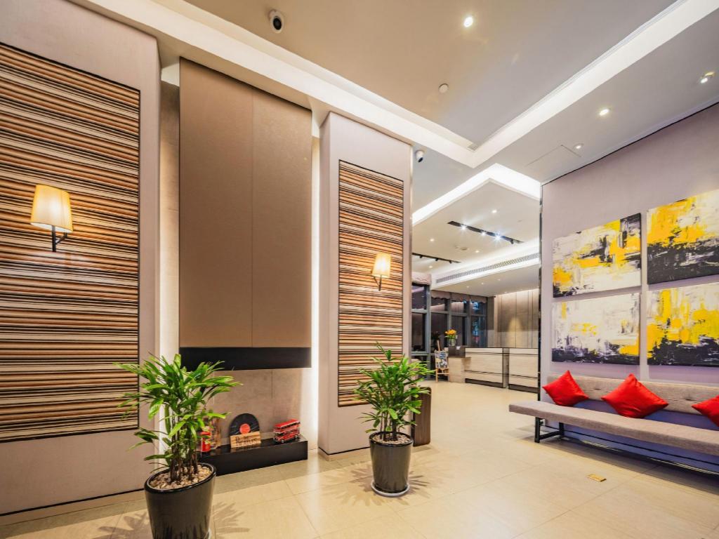 Home Inn Plus (Xi'an High Tech Zone Jinye No. 1 Zhangba No. 4 Subway Station Store) 51/58
