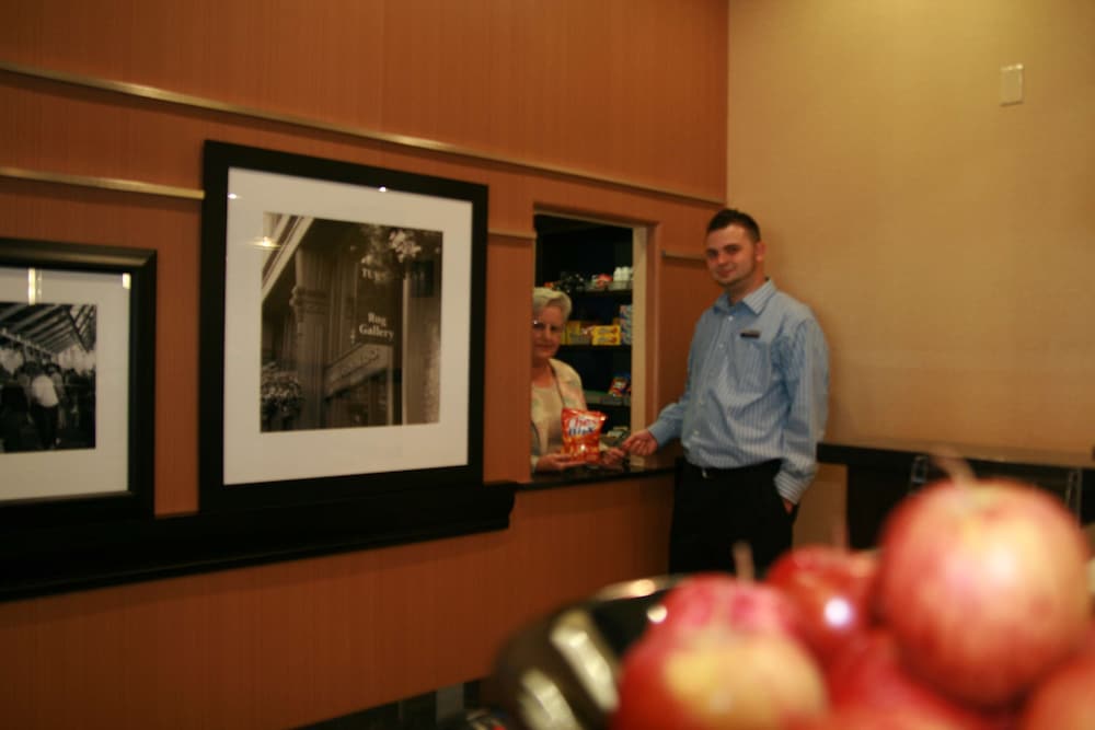 Hampton Inn and Suites Cleburne 31/78