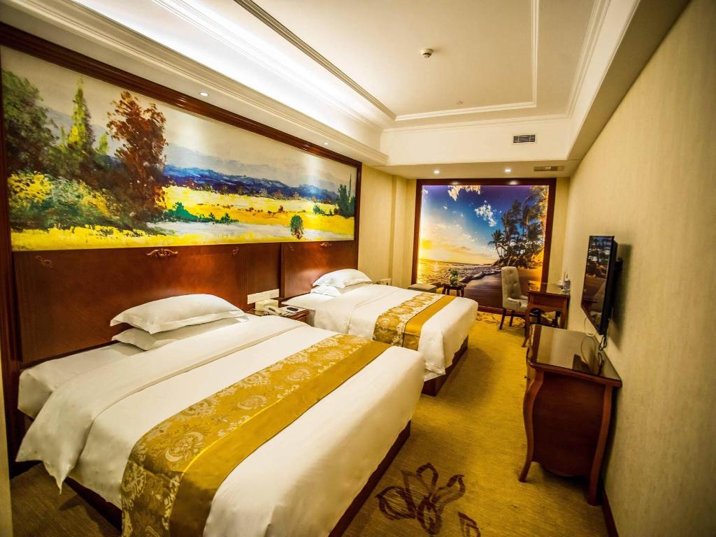 Standard, Twin Beds