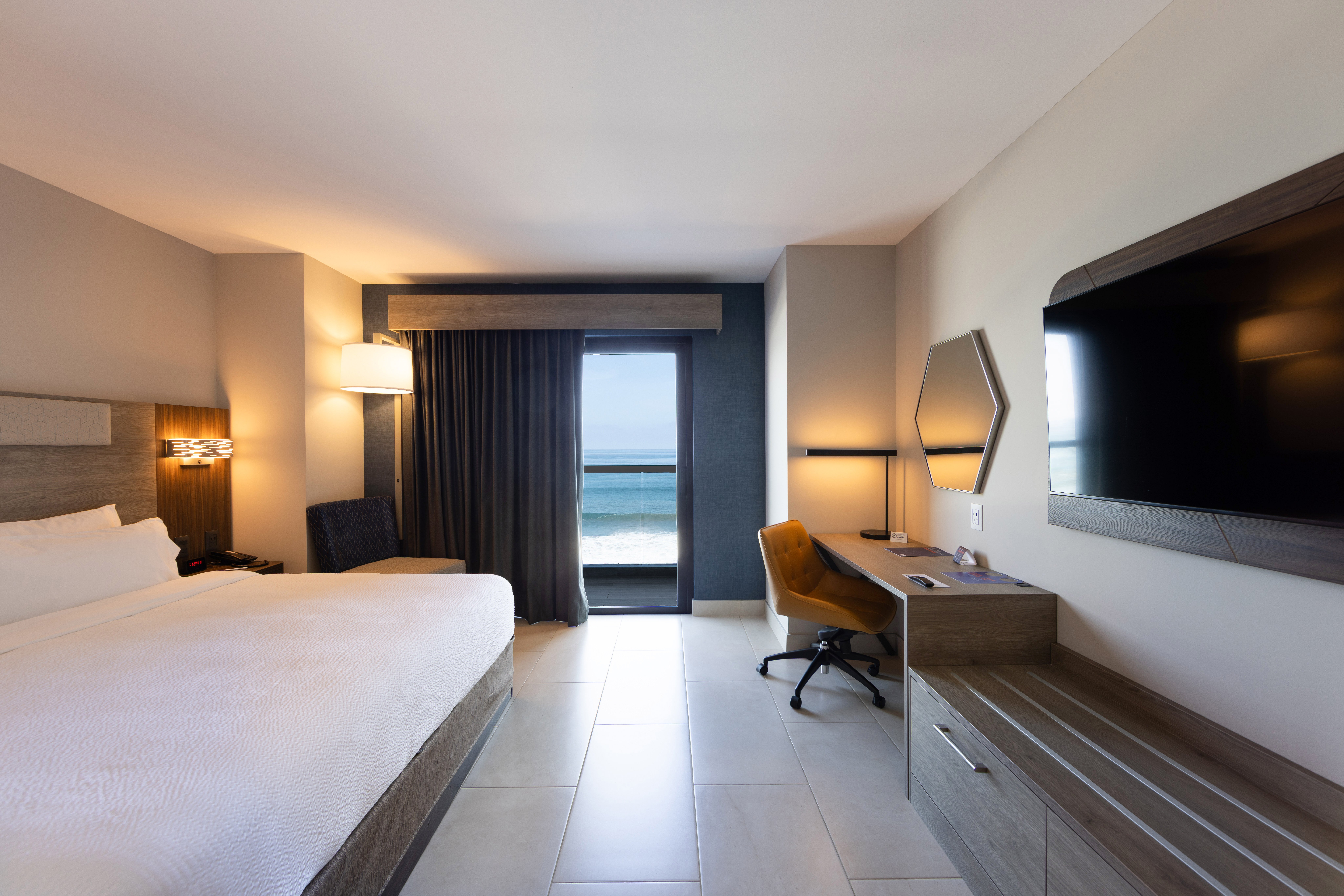 Holiday Inn Express & Suites MAZATLAN 11/50