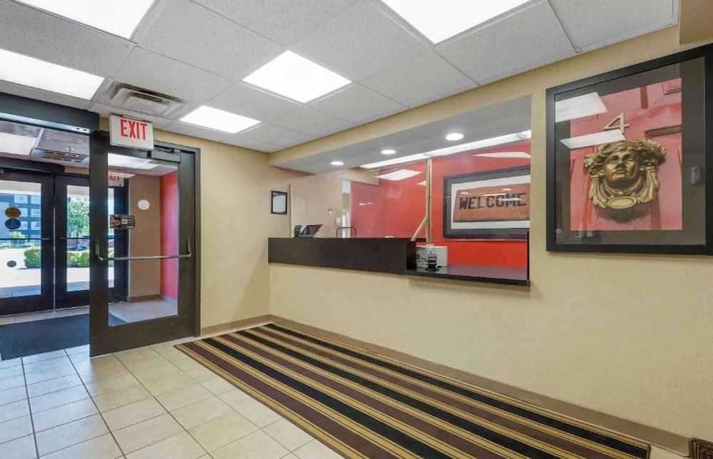 Studio 6 Corporate Extended Stay Amherst Buffalo NY 8/60