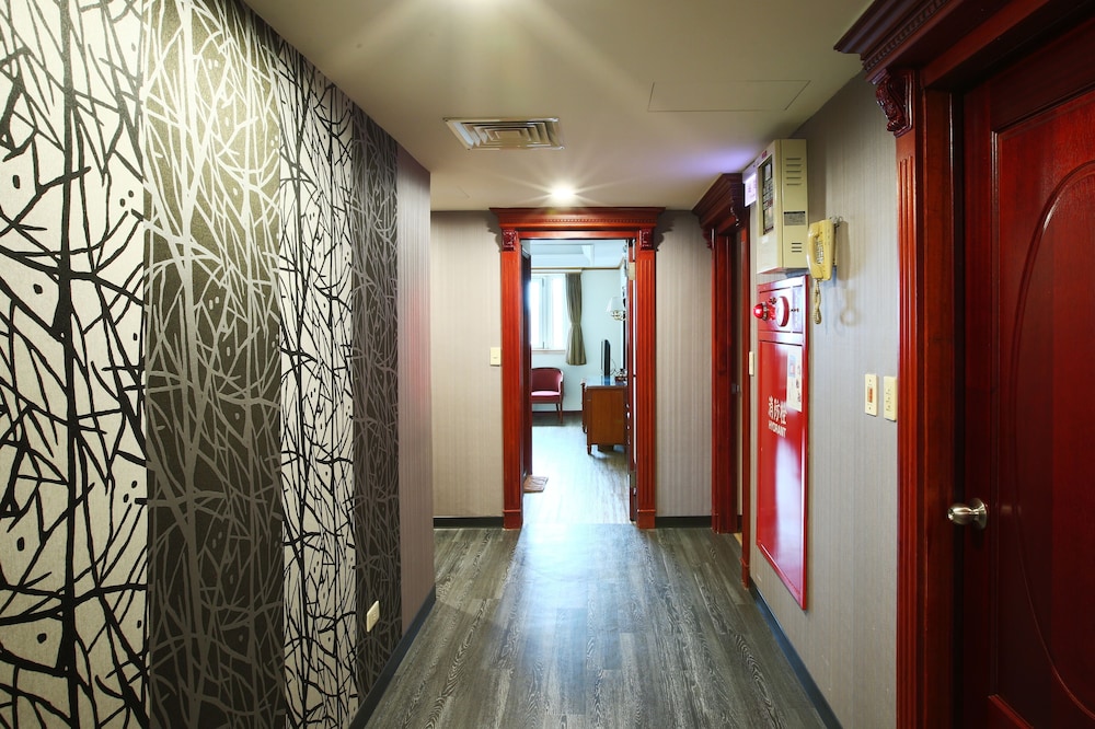 Hua Du Hotel 43/65