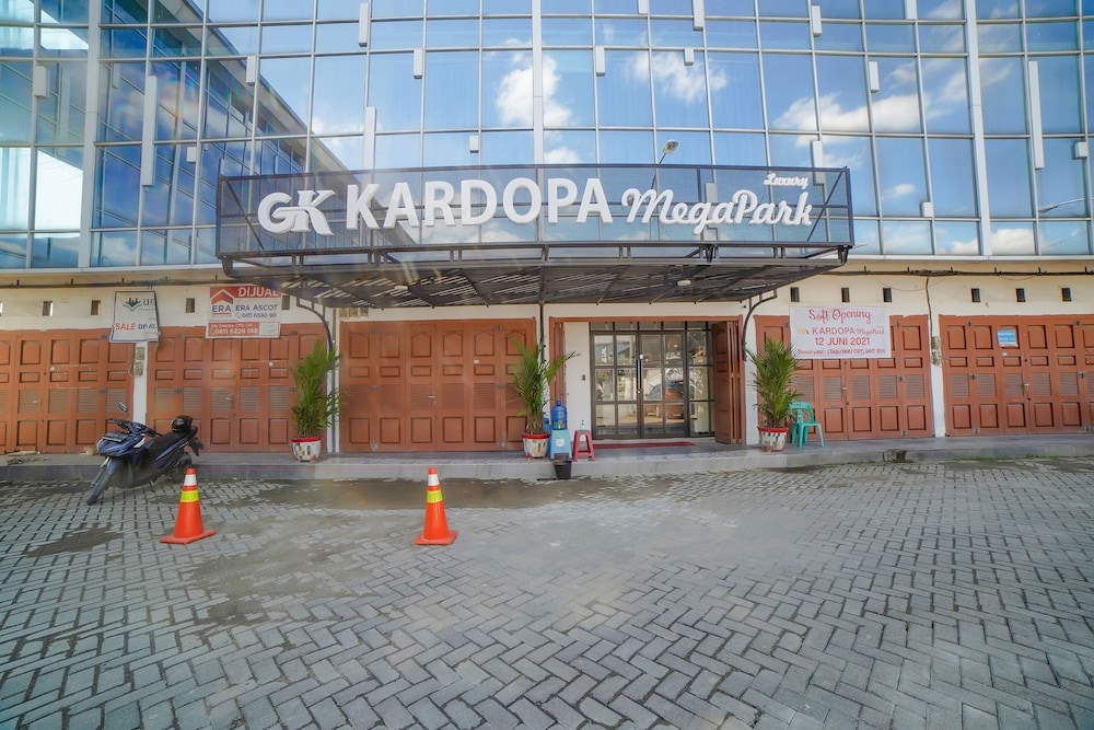 Capital O 90447 Kardopa Hotel Megapark 14/20