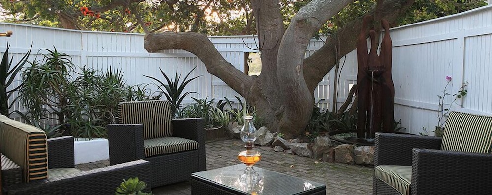 Moontide Guest Lodge 20/36