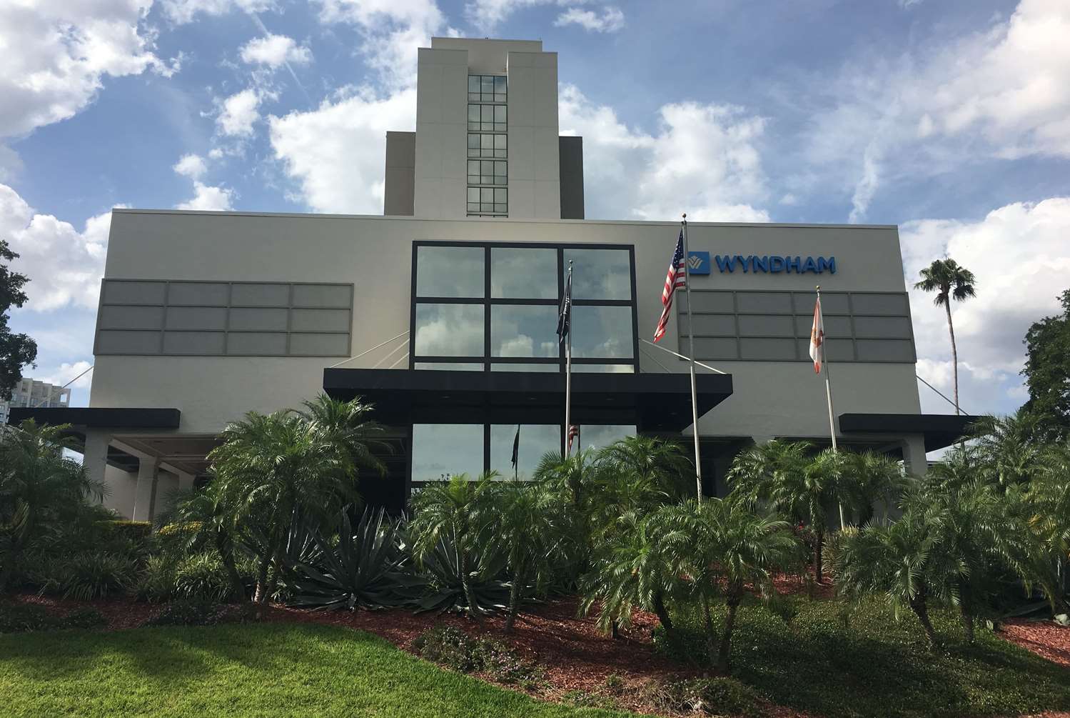 Wyndham Lake Buena Vista Disney Springs Resort Area 2/54