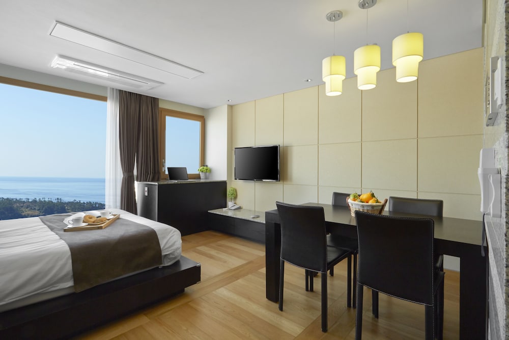 Shin Shin Hotel Jeju Ocean 49/58