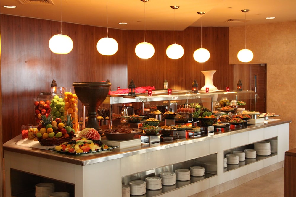 Yas Plaza Mangroves by IHG 68/87