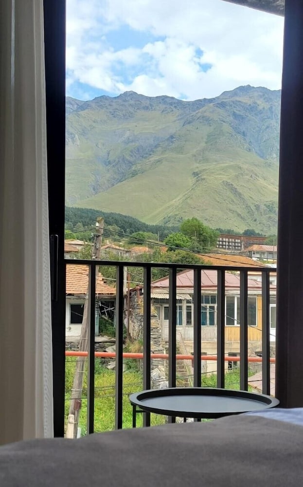 Hotel Memoir Kazbegi 5/50