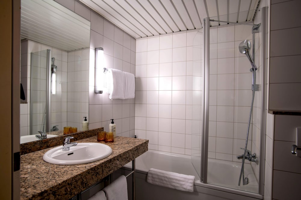 غرفة عائلية بسرير كوين مع أريكة، Best Western Conference Airporthotel Frankfurt-Moerfelden 10/10