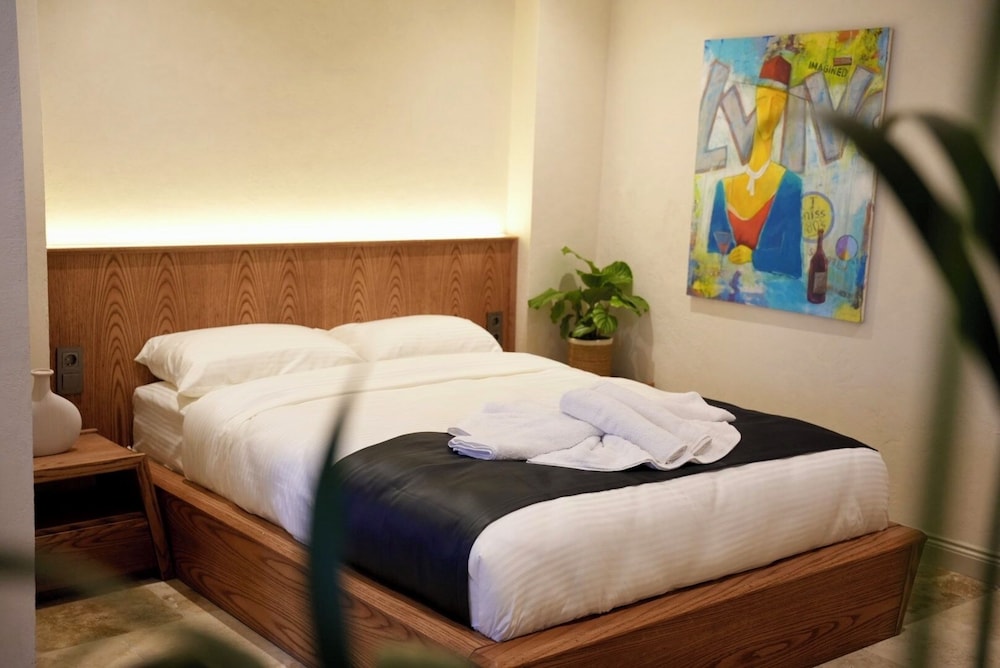 Khalkedon Suite 20/50