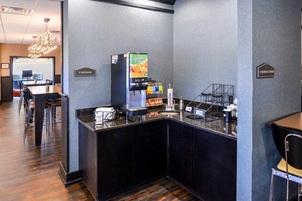 Best Western Plus Midwest Inn 22/31