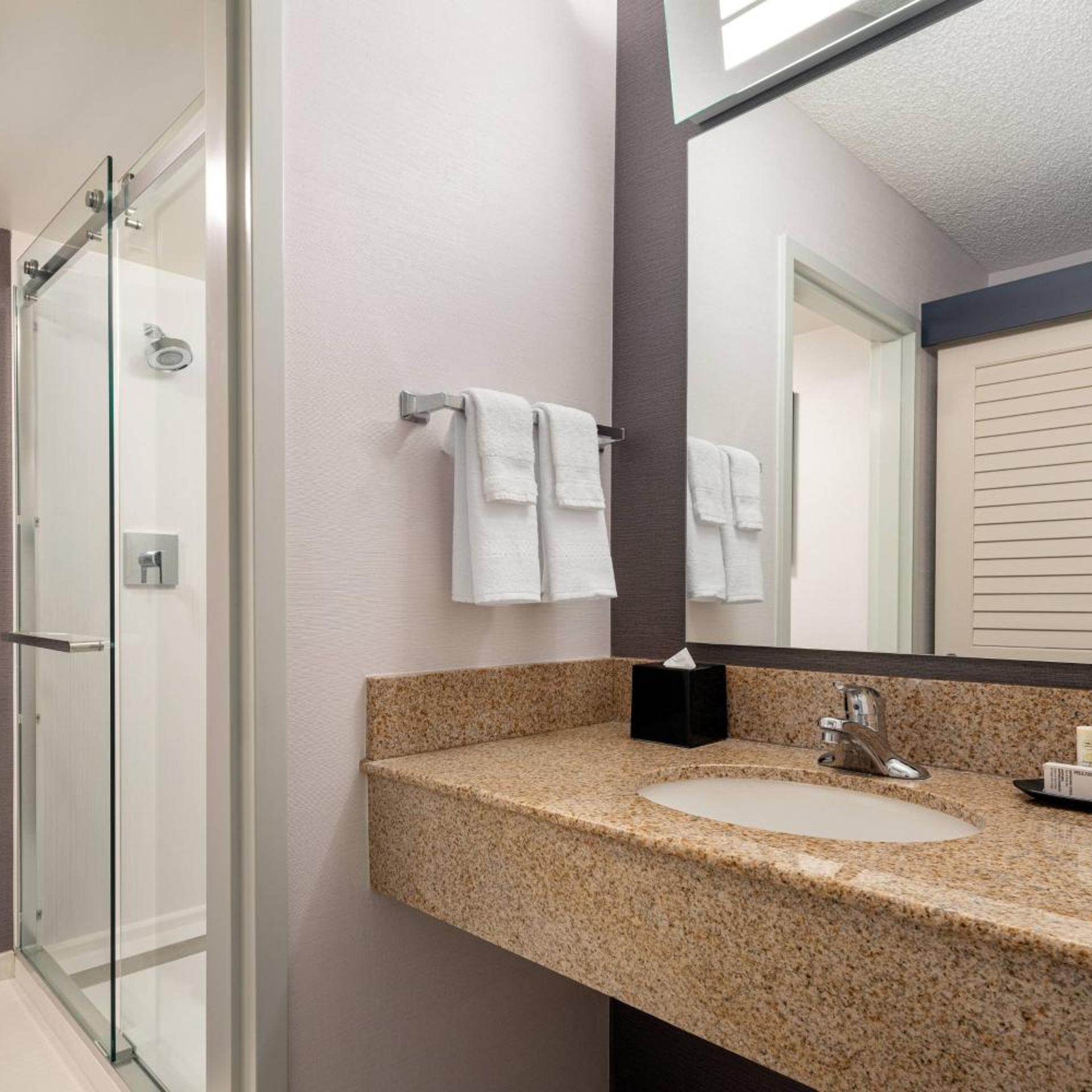 جناح بسريرين مزدوجين مع أريكة لذوي الإعاقة، Courtyard by Marriott Rancho Cordova Sacramento 4/4