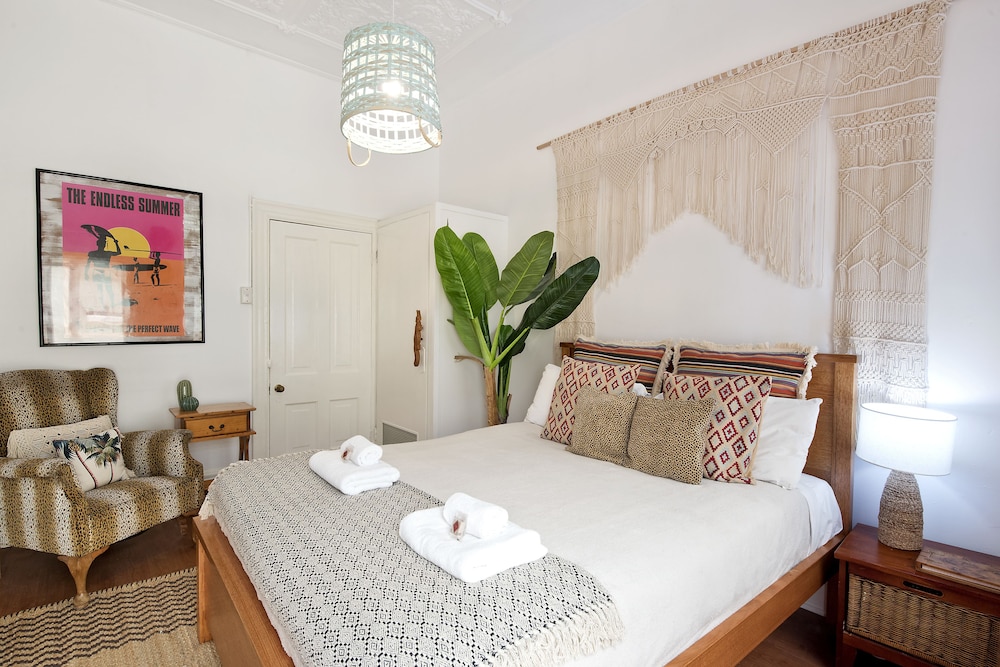 Manly Designer Studios 25/50