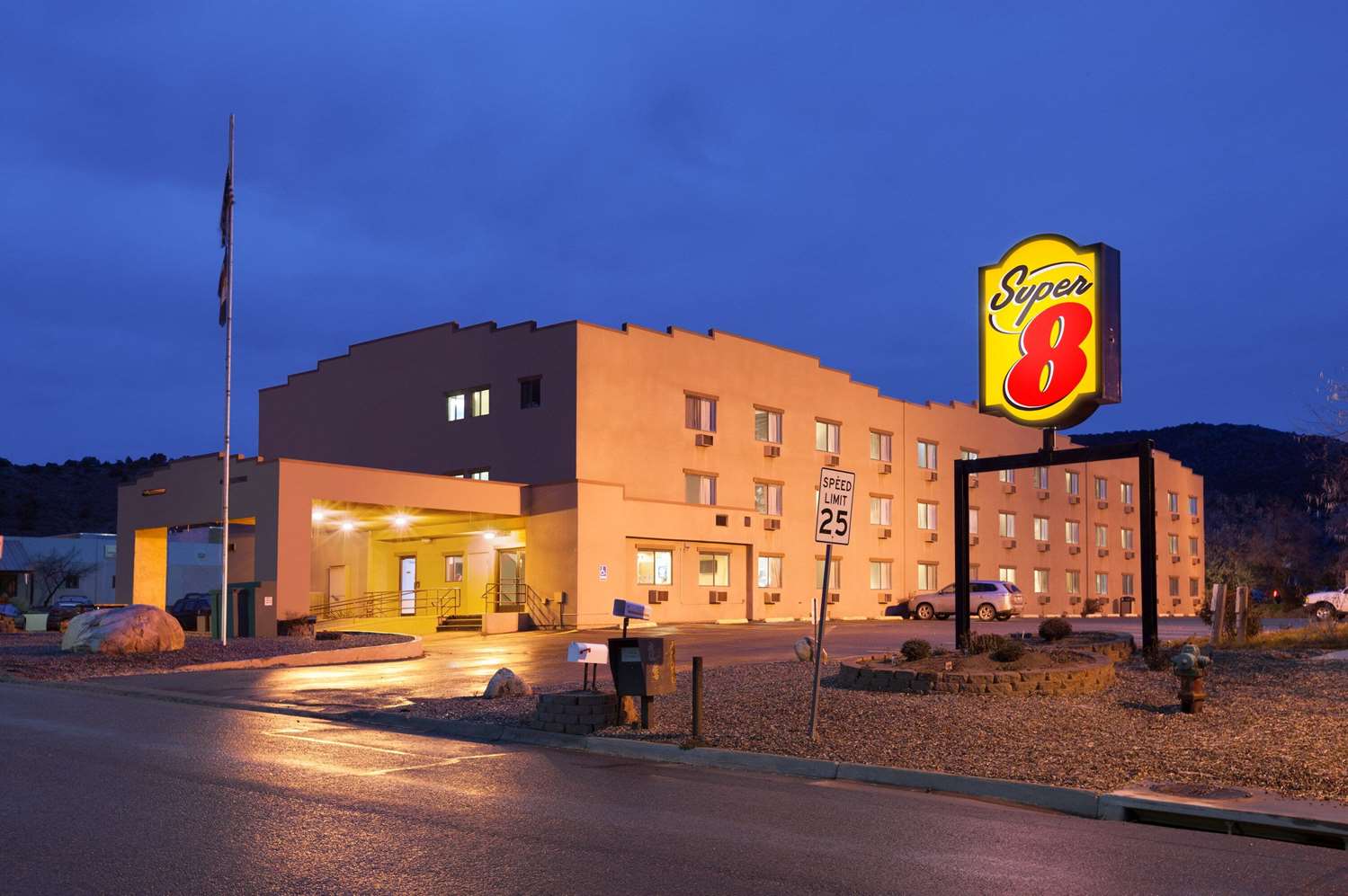 Super 8 By Wyndham Durango 2/30