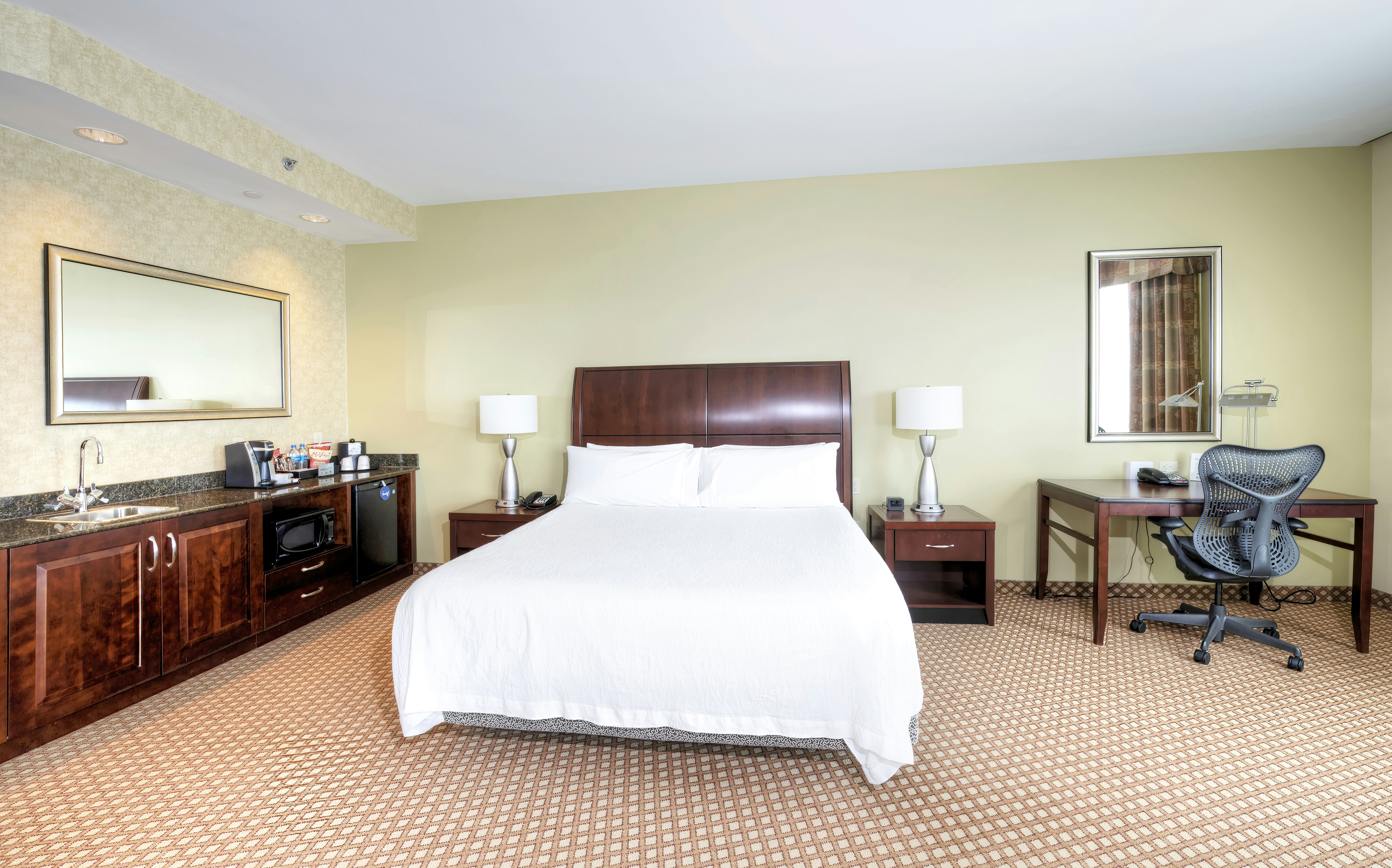 Hilton Garden Inn Ottawa Airport 13/86