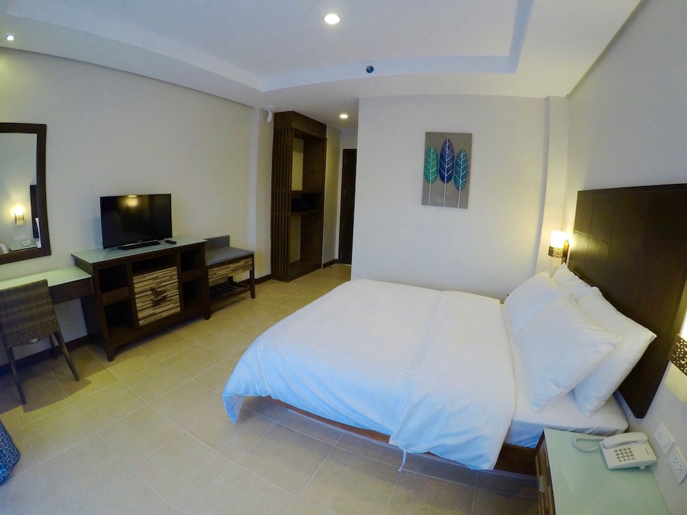 MO2 Lagoon Coron 21/61