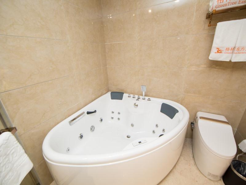GreenTree Eastern Yibin Yijian Road New City Plaza Hotel 48/50