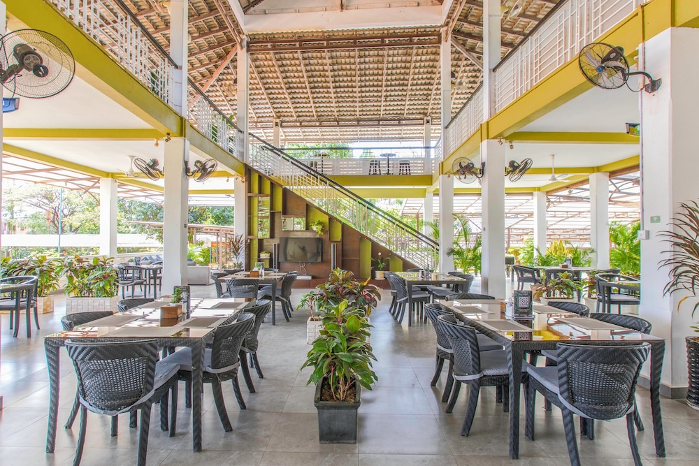 Cambodian Country Club 51/66