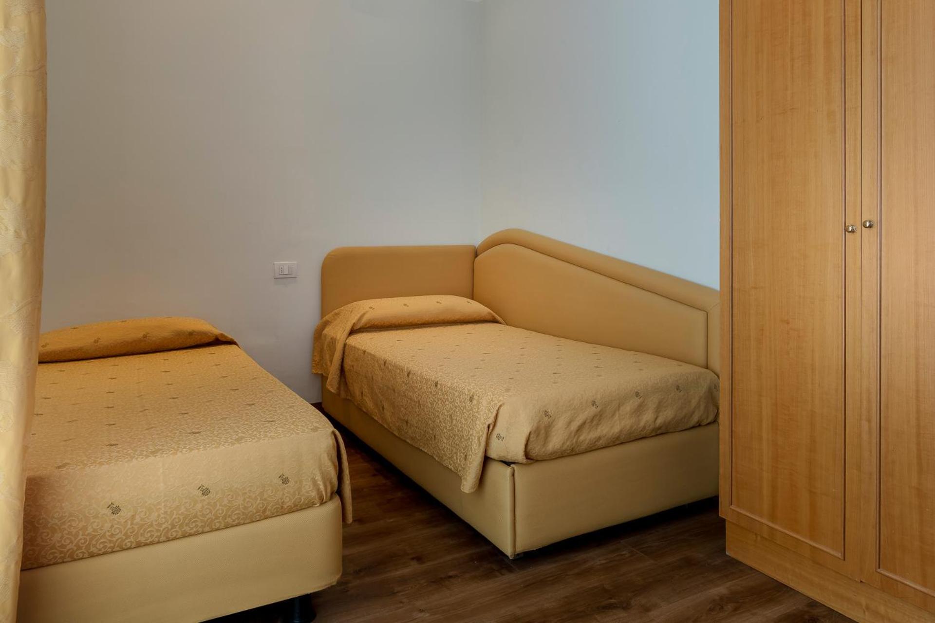غرفة رباعية بشرفة، HOTEL ASTOR RIMINI 2/4