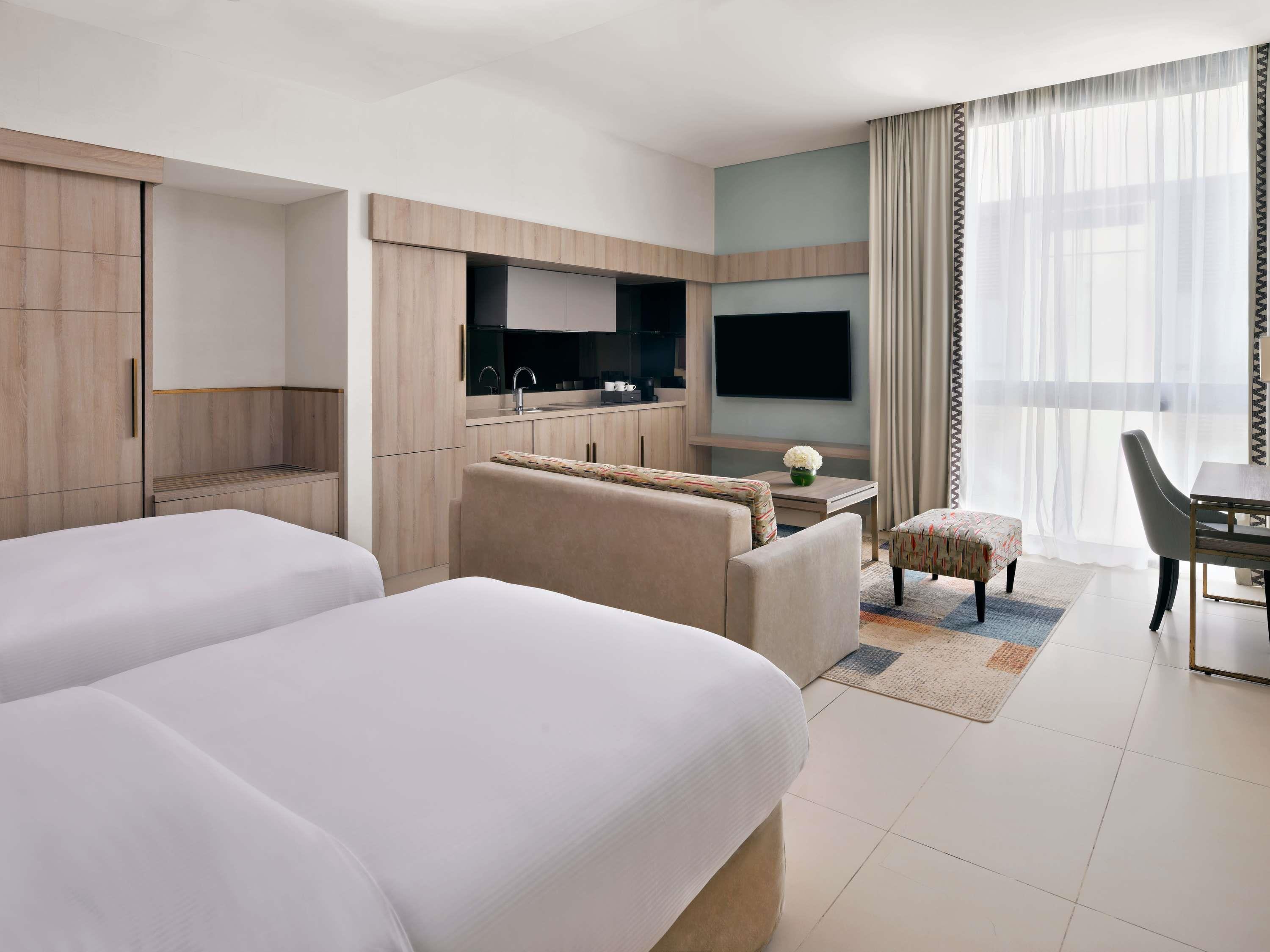 SUPERIOR, DOUBLE OR TWIN BED, CITY SIDE