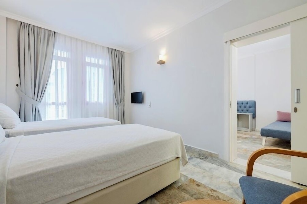 Hanedan Beach Hotel 7/32