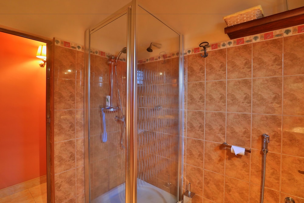 Emel Boutique Hotel 50/50