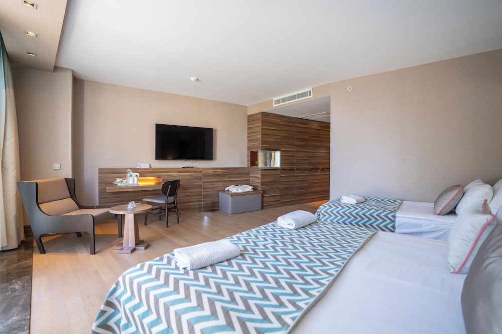 DELUXE ROOM DIRECT SEA VIEW