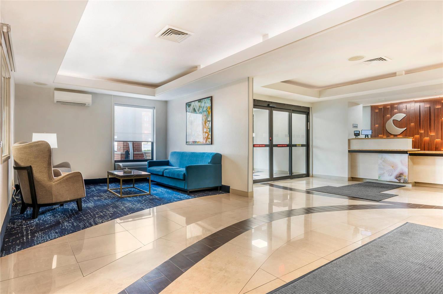 Comfort Inn & Suites Saint Louis Lafayette Square 21/23