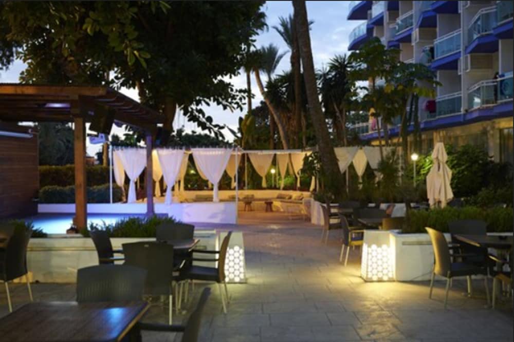 Palmasol Hotel 67/71