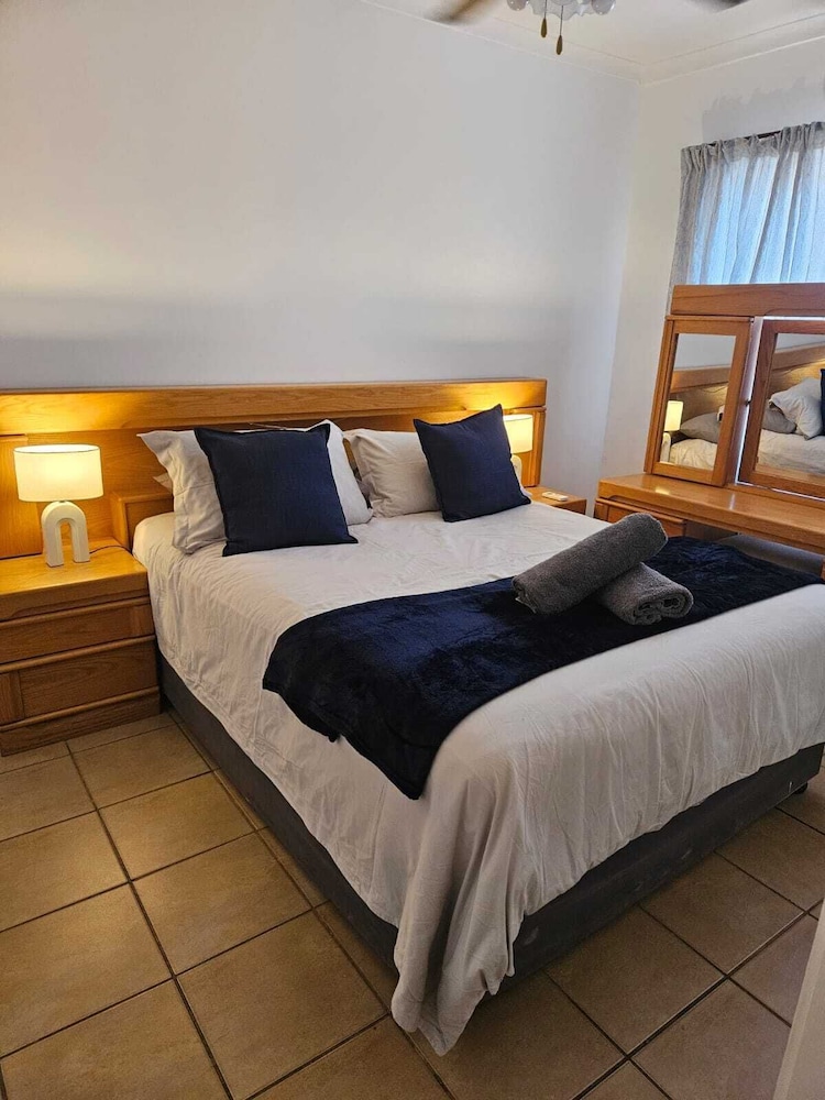 Hillton Manor Guest House 3/50