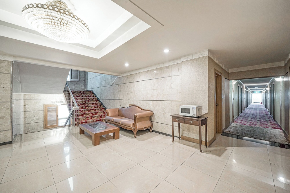 Olympic Hotel 34/49