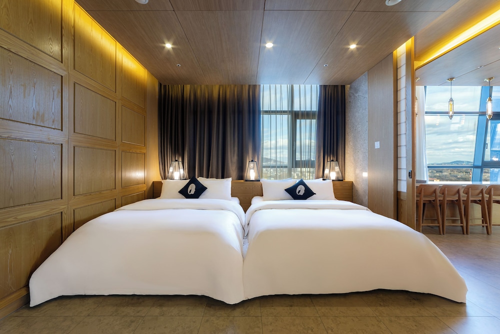 DESIGNER, TYPE B, NAMSAN, PREMIER, SUITE, WITH VIEW, WITH POOL