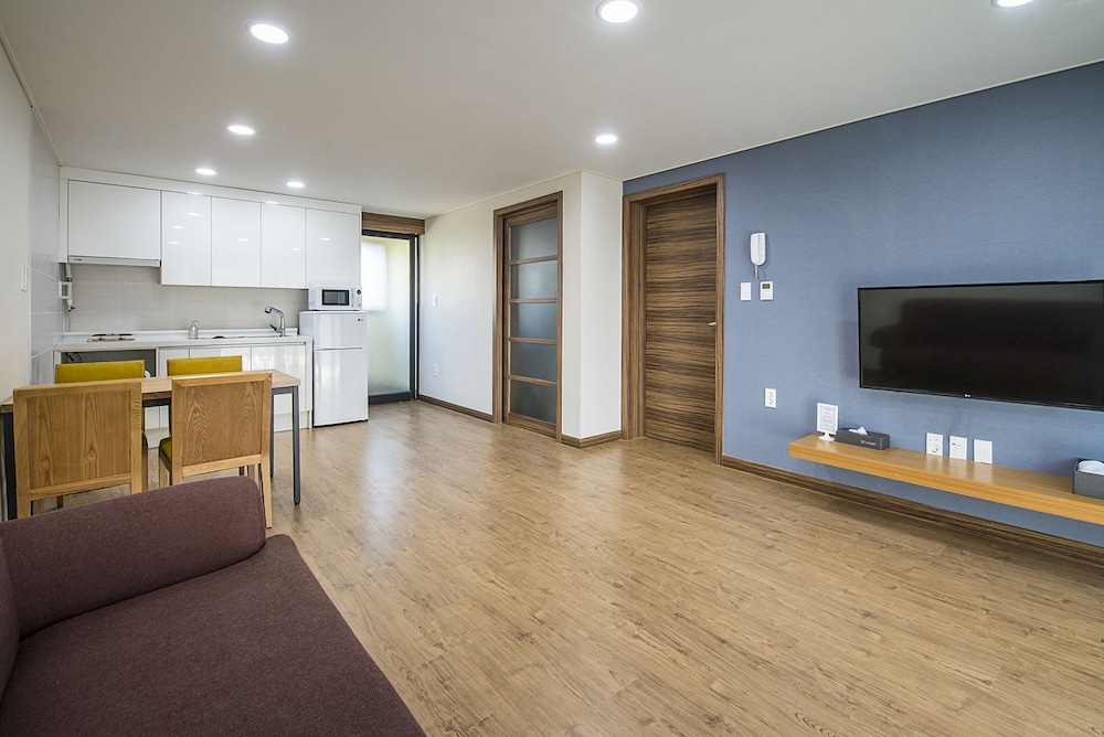 W Ocean Pension 15/31