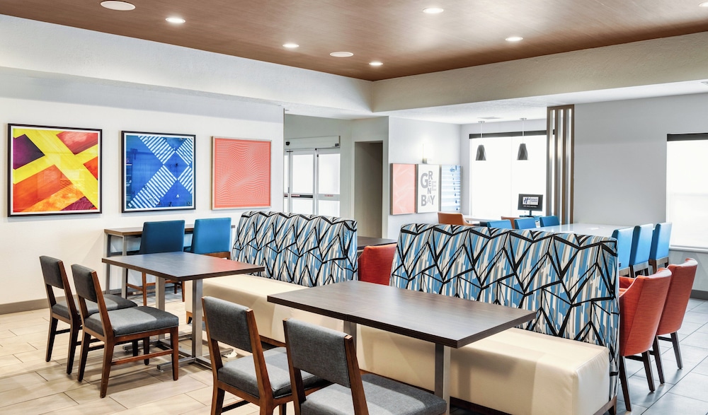 Holiday Inn Express Hotel And Suites Green Bay East 46/64