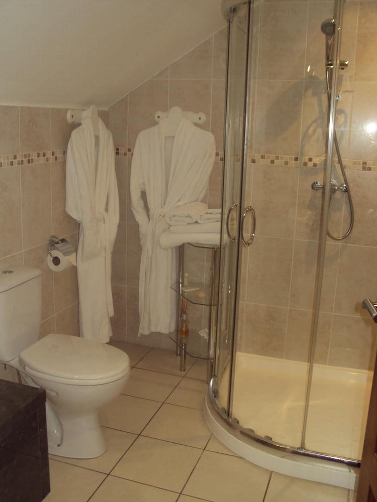 Causeway Lodge 49/50