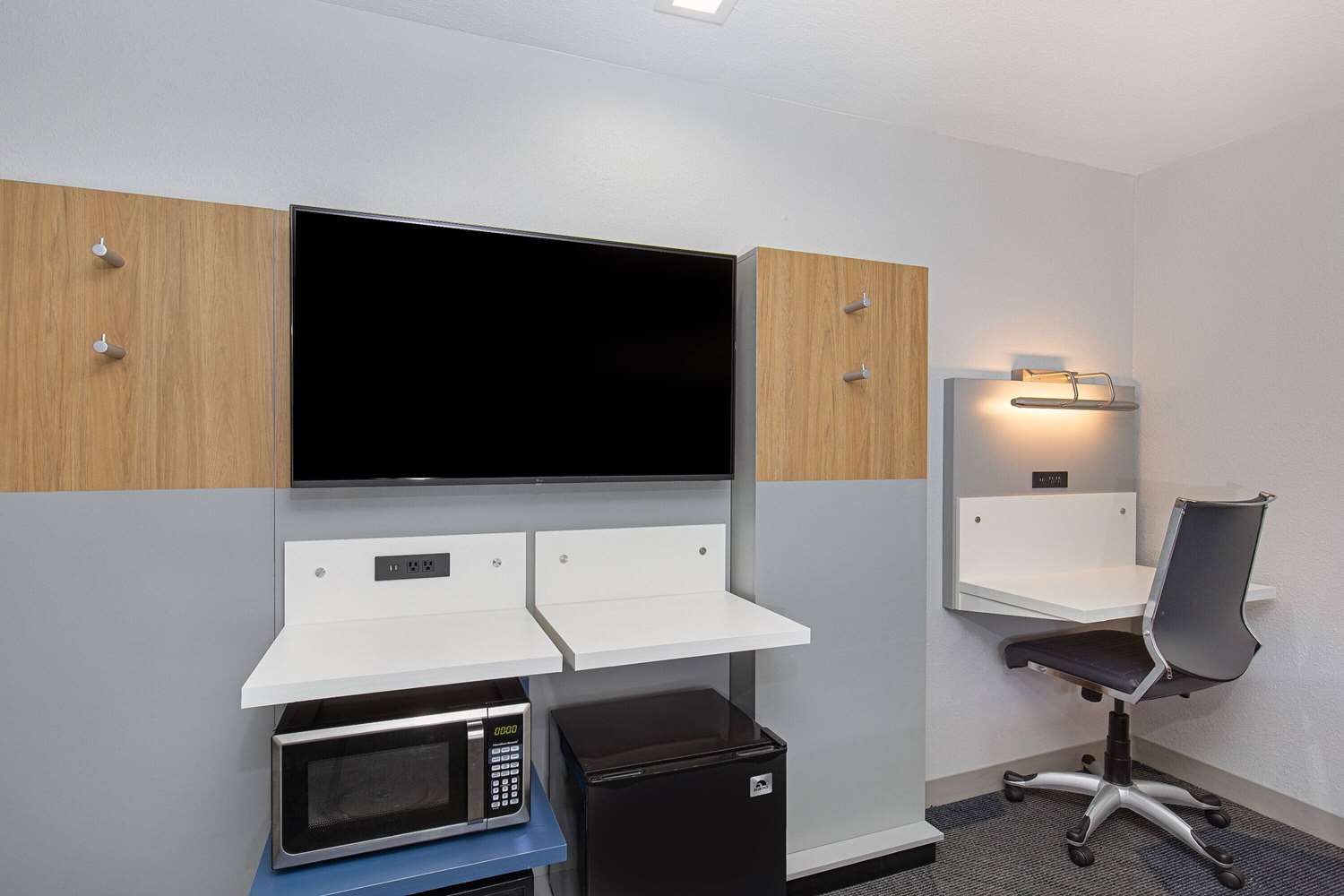Microtel Inn & Suites by Wyndham Manchester 21/30
