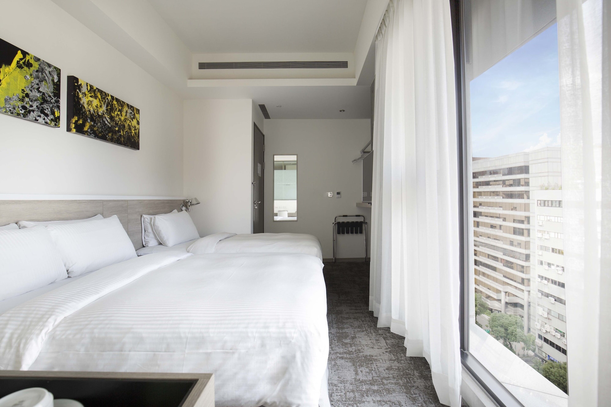 ROOM, TRIPLE, 1 DOUBLE AND 1 SINGLE BED