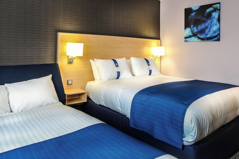 Holiday Inn Express Manchester Airport 27/74